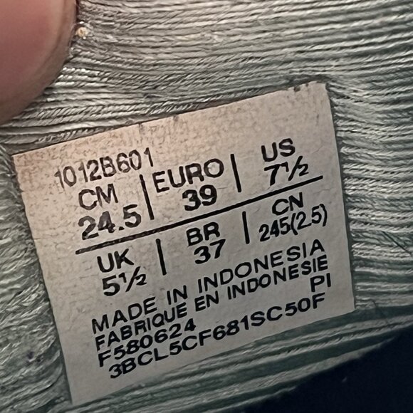 Asics Gel-Nimbus 26 Womens Size 7.5 Green Gold Athletic Running Shoes Sneakers - Picture 9 of 9